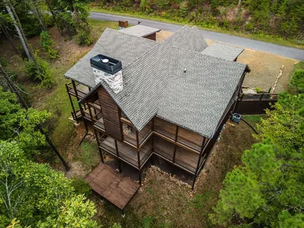 $750,000 | 658 Highland Gap Mineral Bluff, Mineral Bluff, GA 30559
