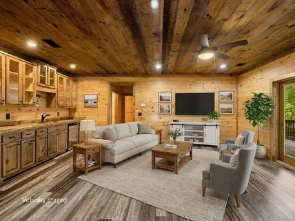 $750,000 | 658 Highland Gap Mineral Bluff, Mineral Bluff, GA 30559