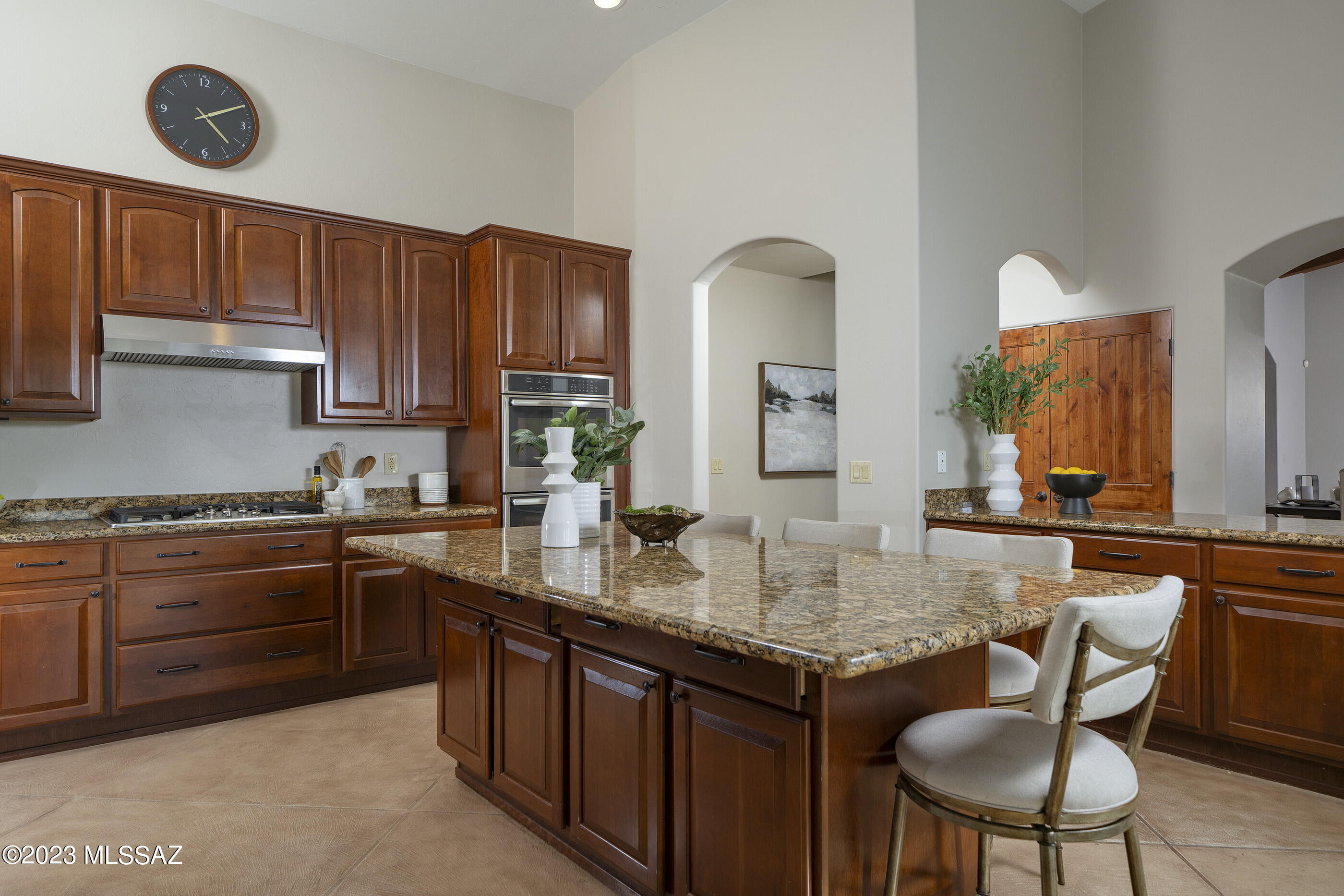 10889 North Pusch Ridge View Place Oro Valley, AZ 85737 - Photo 13 of 38
