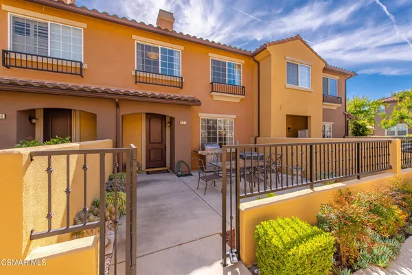 $845,000 | 332 East Hilltop Way, Thousand Oaks, CA 91362