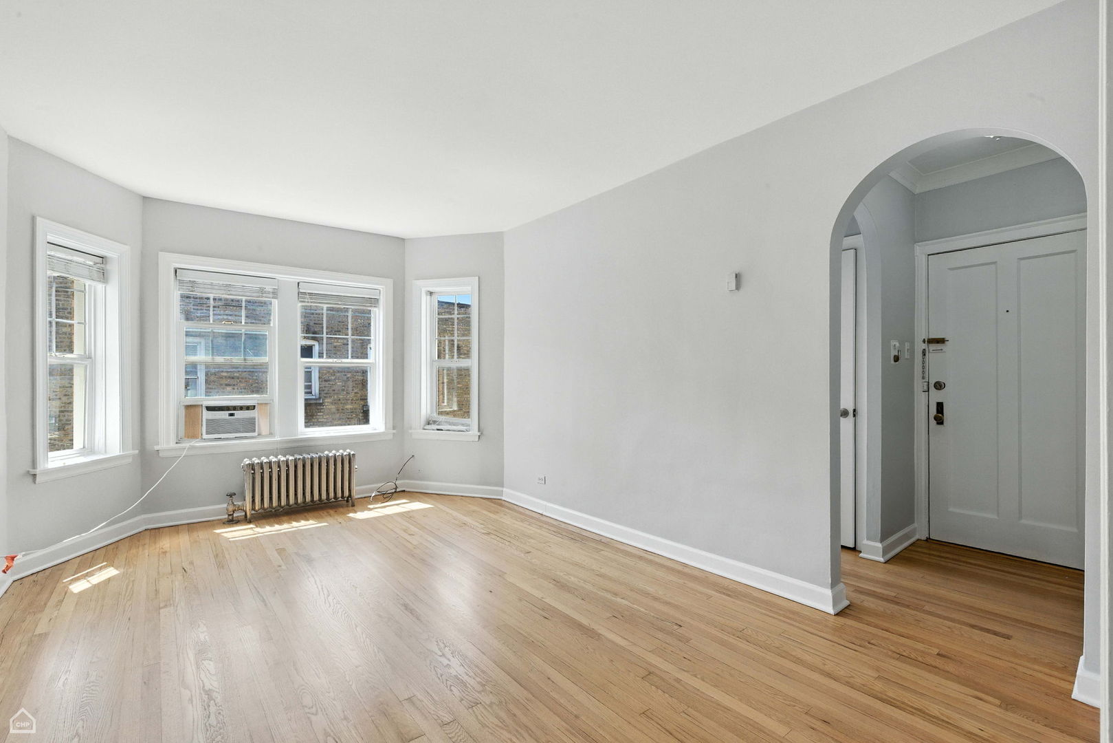 6214 North Mozart Street, Unit 3E Chicago, IL 60659 - Photo 2 of 13