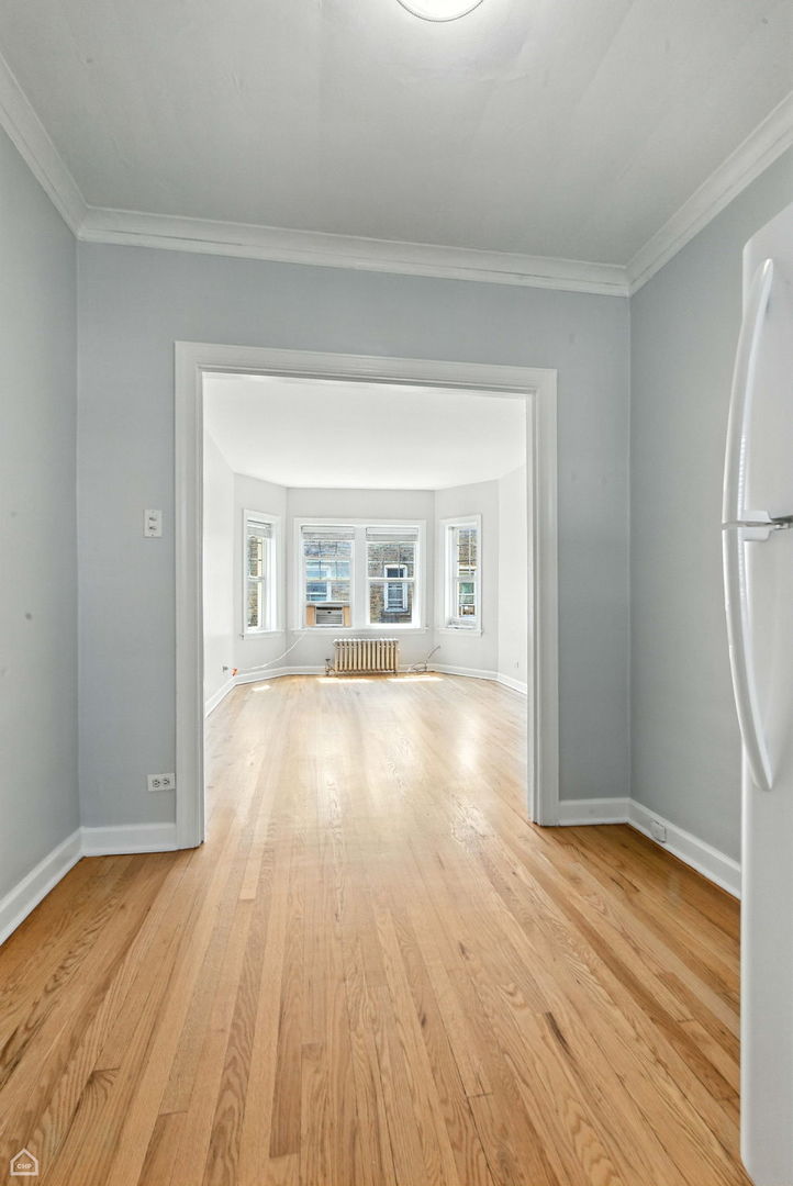 6214 North Mozart Street, Unit 3E Chicago, IL 60659 - Photo 3 of 13