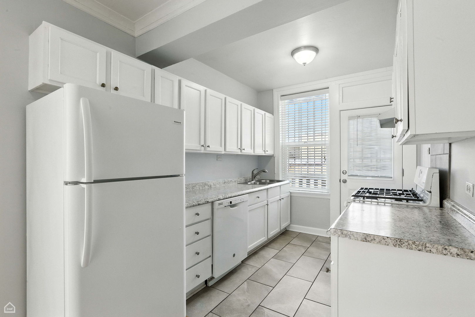 6214 North Mozart Street, Unit 3E Chicago, IL 60659 - Photo 4 of 13