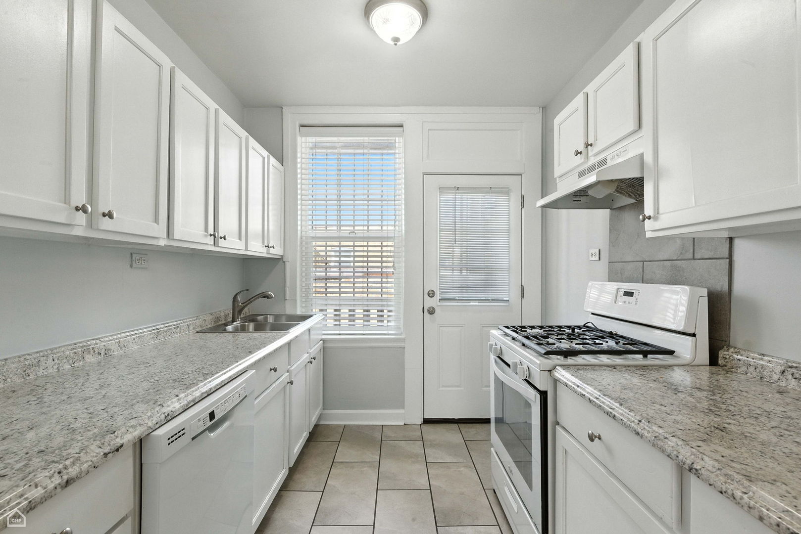 6214 North Mozart Street, Unit 3E Chicago, IL 60659 - Photo 5 of 13