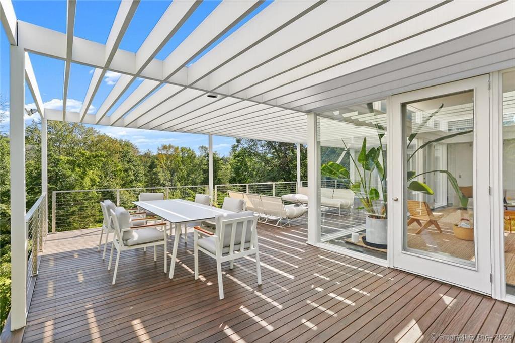 26 Chalburn Road Redding, CT 06896 - Photo 4 of 27 a outdoor space with furniture
