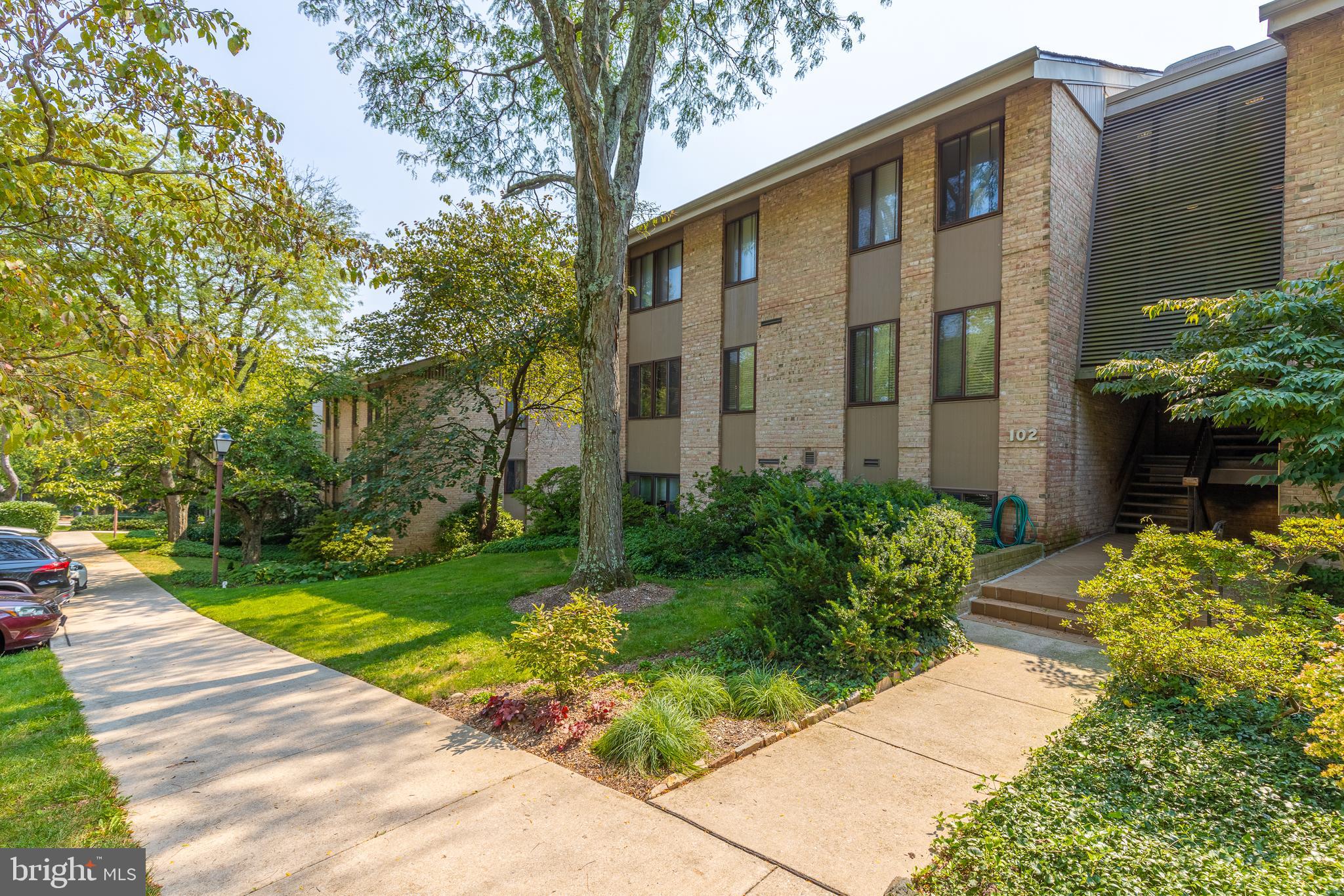 102 Cross Keys Road, Unit R102B Baltimore, MD 21210 - Photo 2 of 20