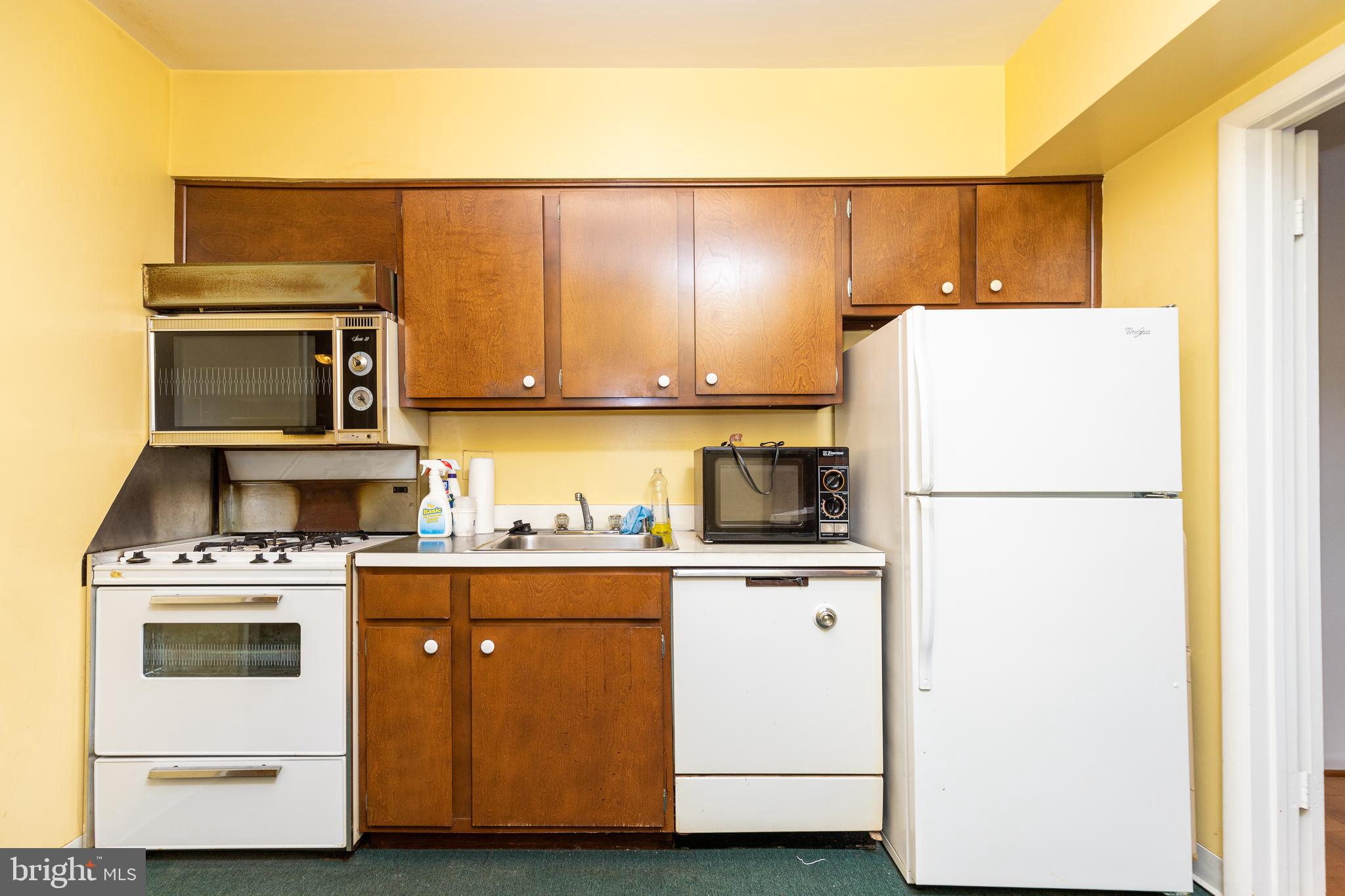 102 Cross Keys Road, Unit R102B Baltimore, MD 21210 - Photo 12 of 20
