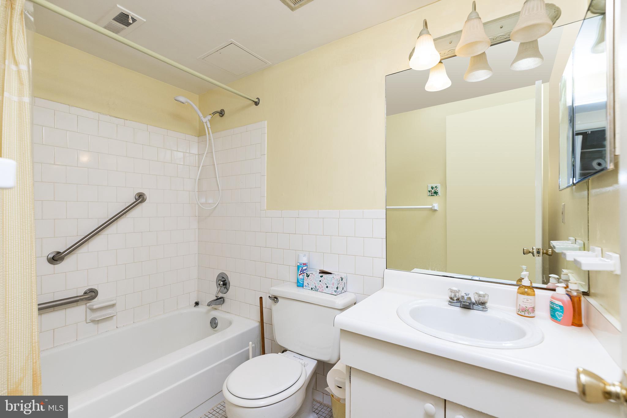 102 Cross Keys Road, Unit R102B Baltimore, MD 21210 - Photo 15 of 20