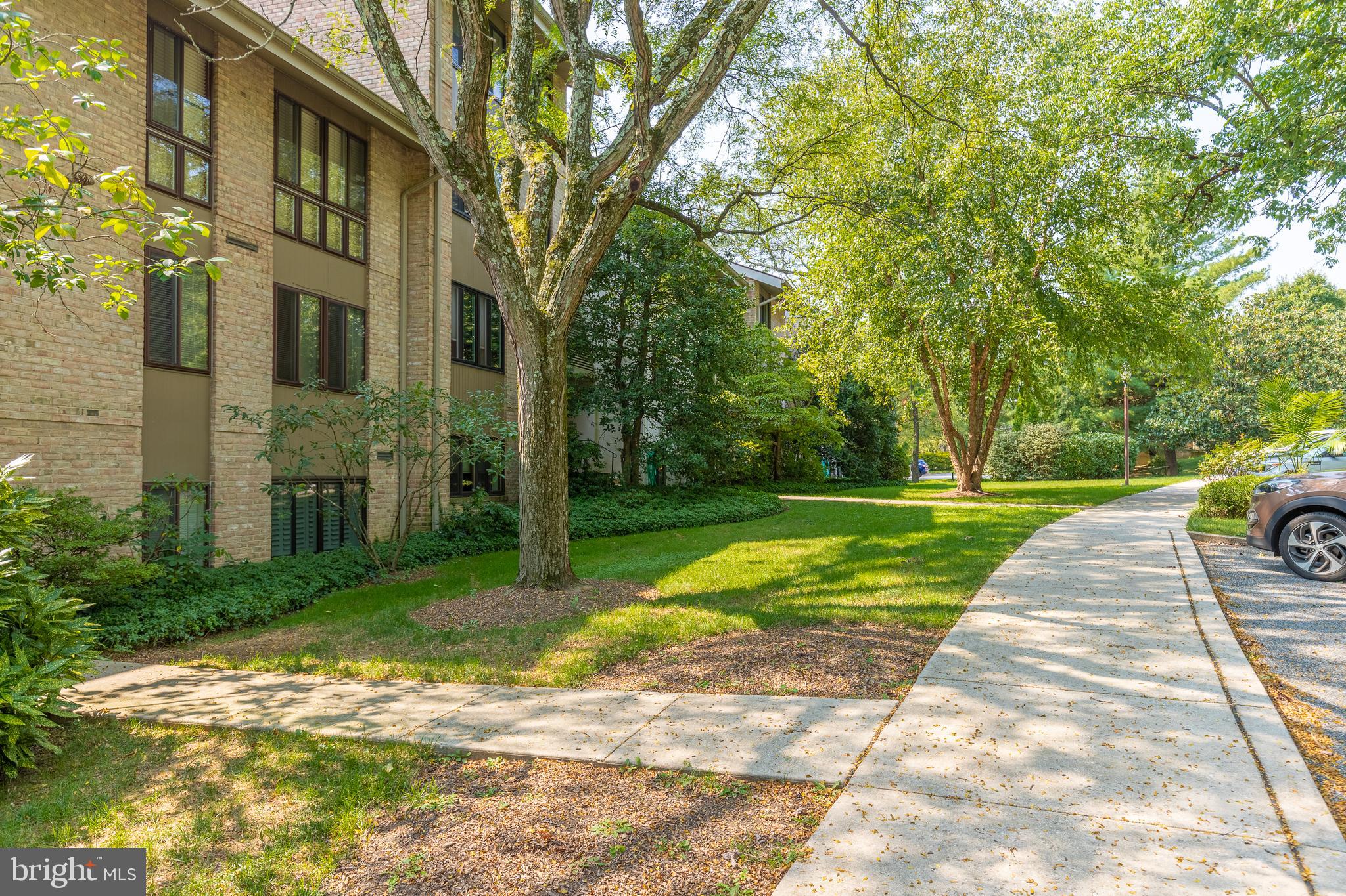 102 Cross Keys Road, Unit R102B Baltimore, MD 21210 - Photo 3 of 20