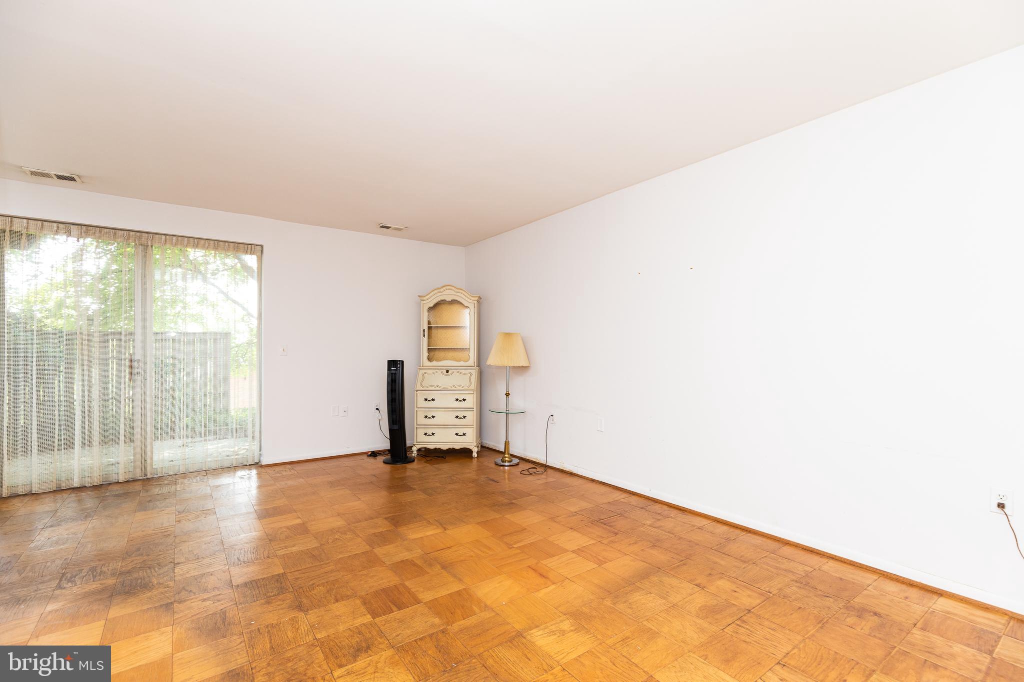 102 Cross Keys Road, Unit R102B Baltimore, MD 21210 - Photo 4 of 20
