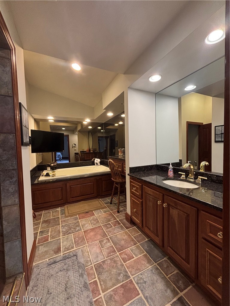 385 Cochran Road Aurora, OH 44202 - Photo 21 of 35 Master suite