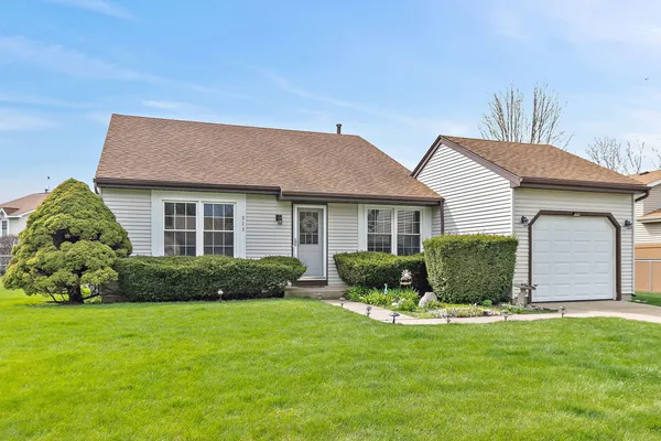 $300,000 | 313 Huntington Drive, McHenry, IL 60050