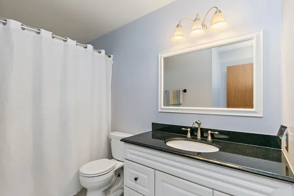 $300,000 | 313 Huntington Drive, McHenry, IL 60050