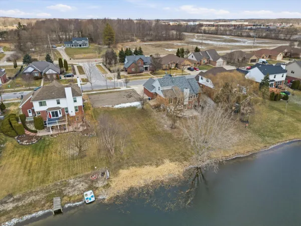 $135,000 | 36566 North Pointe Drive, New Baltimore, MI 48047