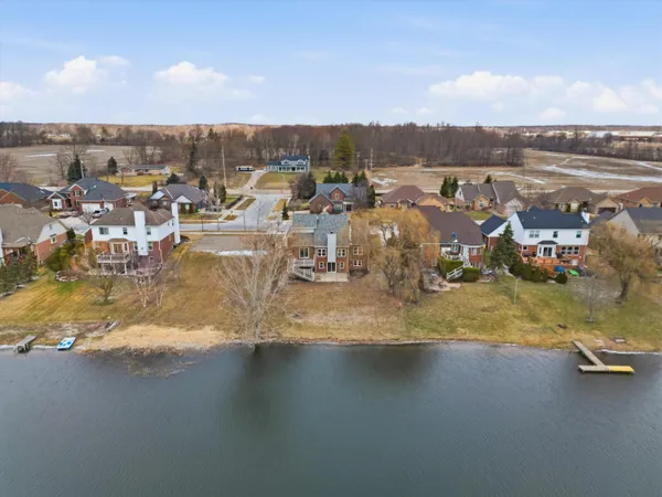 $135,000 | 36566 North Pointe Drive, New Baltimore, MI 48047