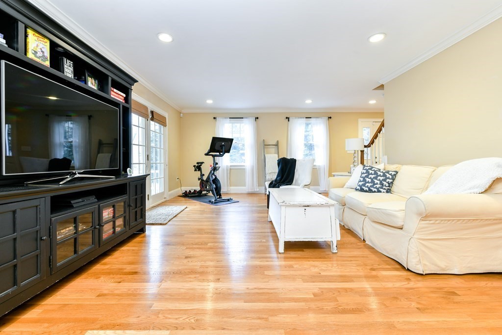6 Larkin Road, Unit 6 Brookline, MA 02467 - Photo 4 of 41