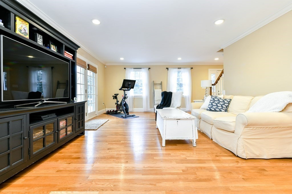 6 Larkin Road, Unit 6 Brookline, MA 02467 - Photo 5 of 41