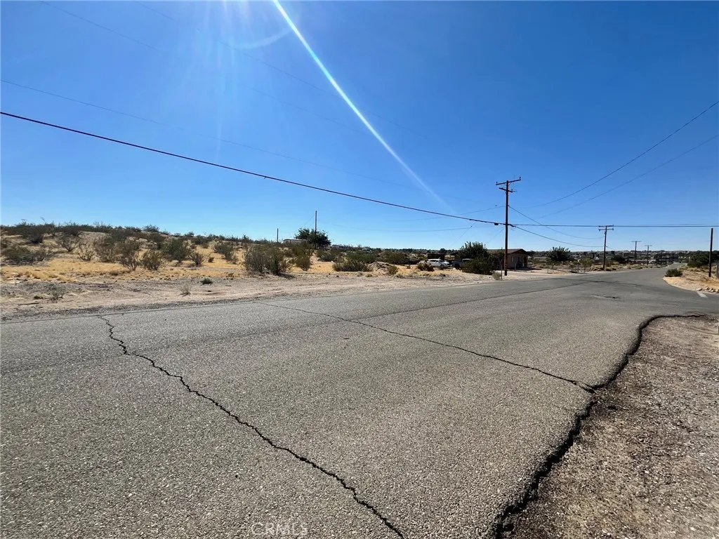 42424148 Armory Road Barstow, CA 92311 - Photo 13 of 22 a view of a road with an ocean view