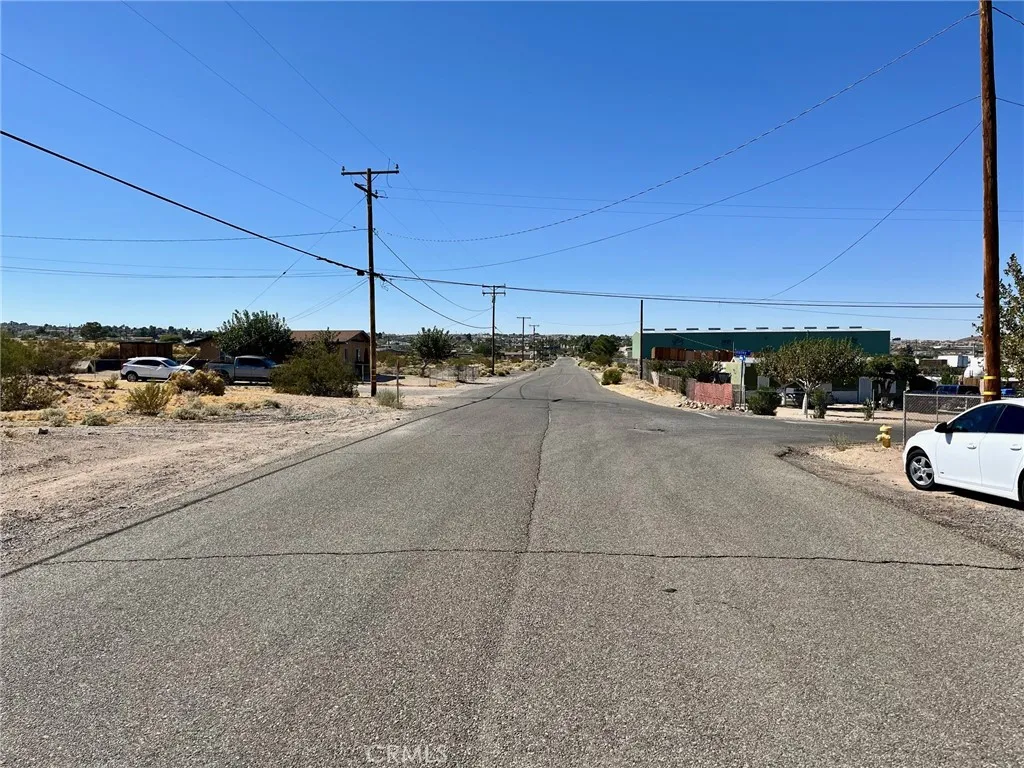42424148 Armory Road Barstow, CA 92311 - Photo 16 of 22 a view of a street