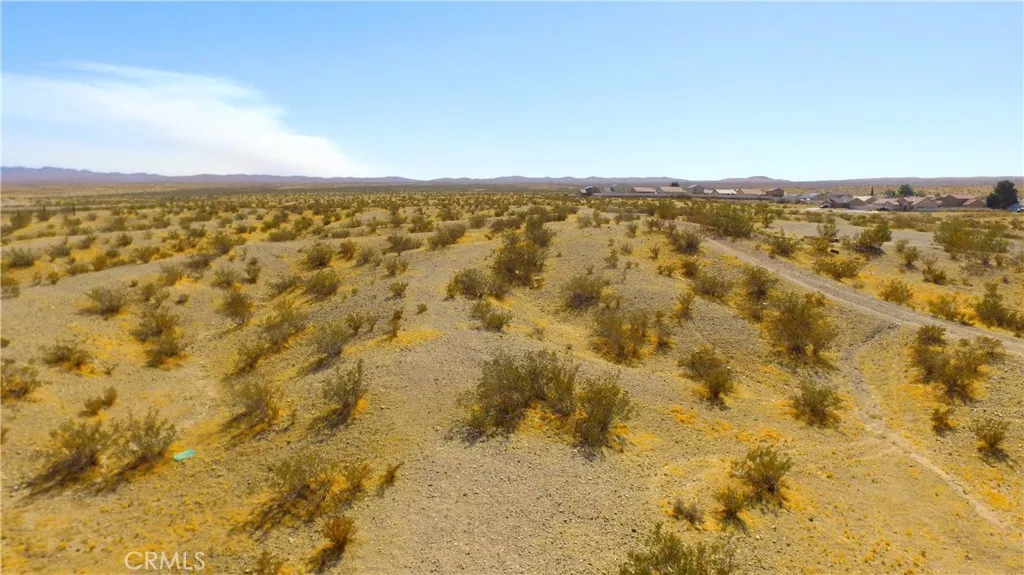 42424148 Armory Road Barstow, CA 92311 - Photo 7 of 22 a view of city and ocean