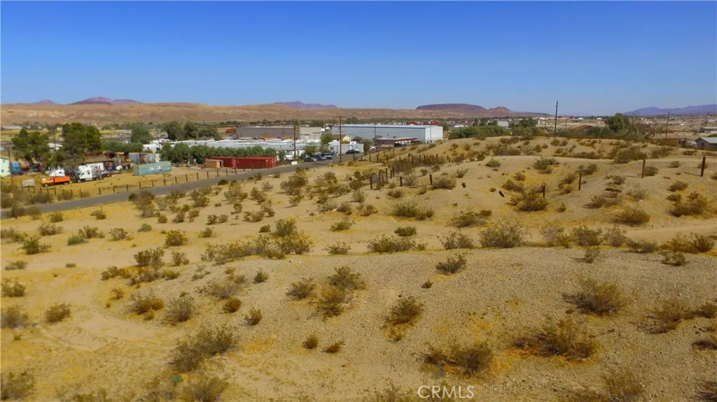 42424148 Armory Road Barstow, CA 92311 - Photo 9 of 22 a view of city and mountain