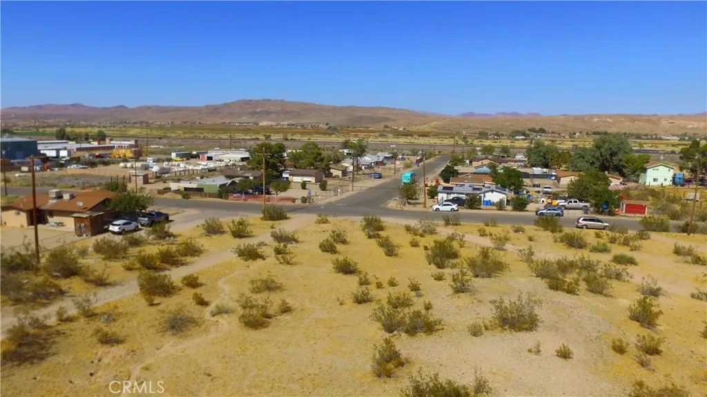 42424148 Armory Road Barstow, CA 92311 - Photo 10 of 22 a view of a city with mountains in the background
