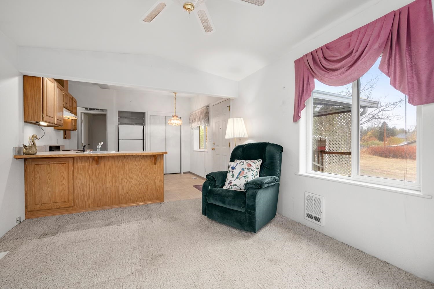 612 South Carnahan Road Spokane, WA 99212 - Photo 16 of 36