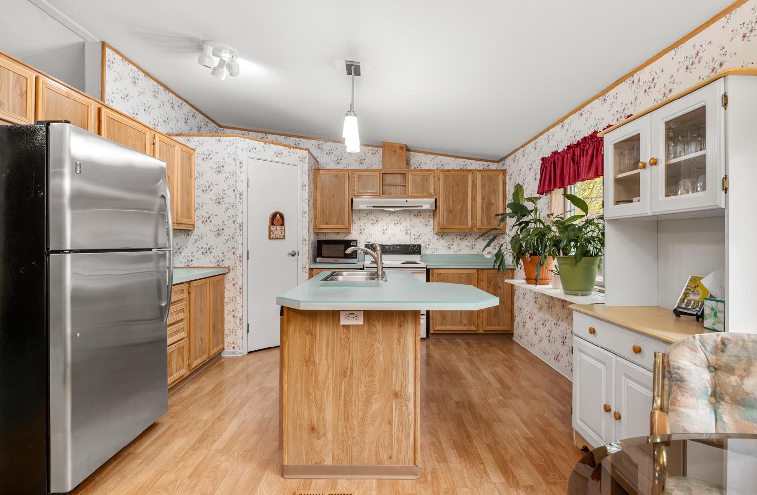 612 South Carnahan Road Spokane, WA 99212 - Photo 6 of 36