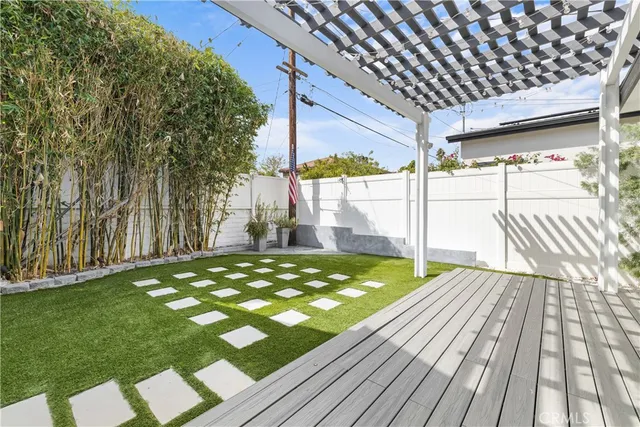 a view of outdoor space