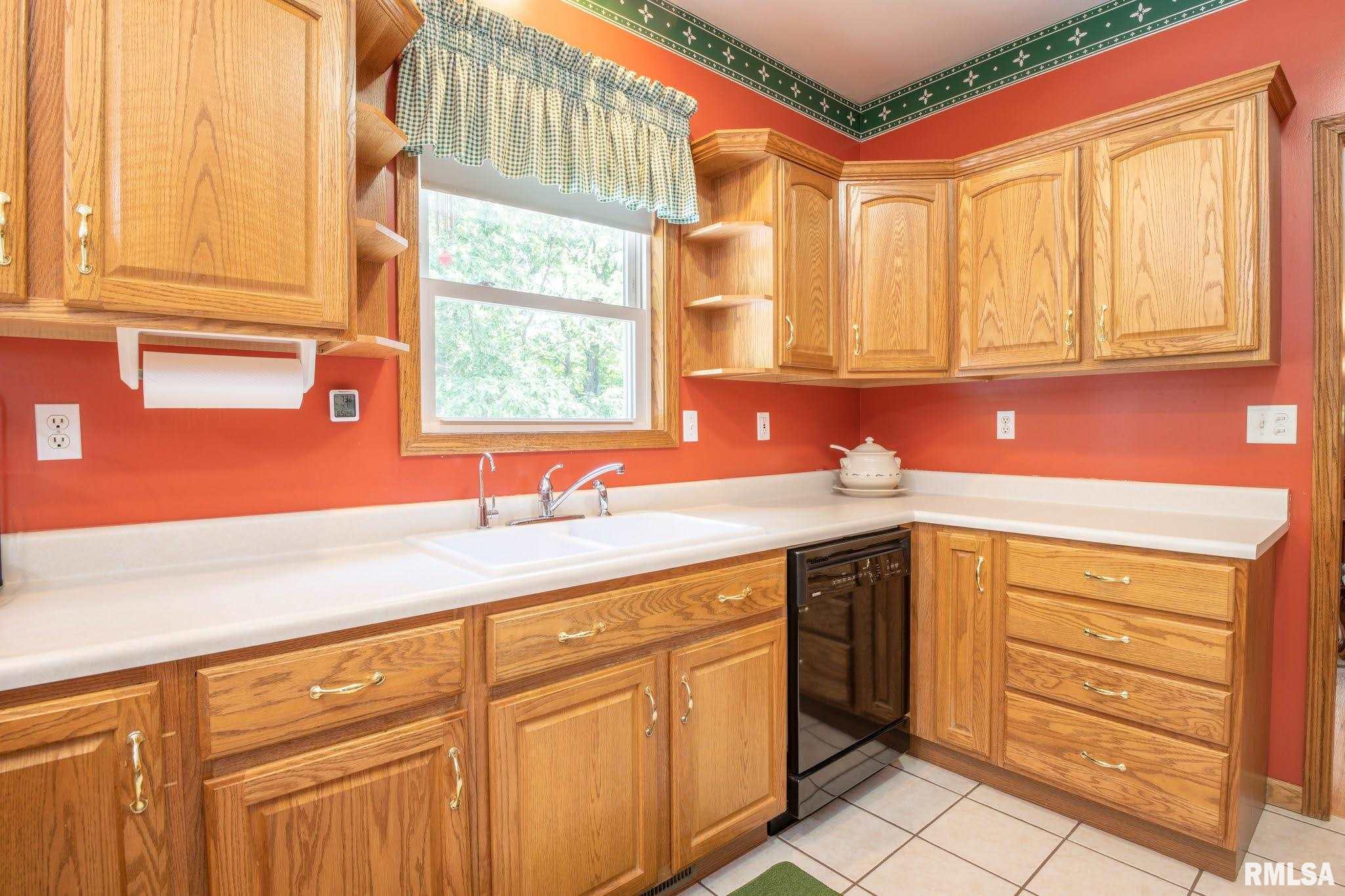 22155 Spring Creek Road Washington, IL 61571 - Photo 20 of 45 Gallery Image 20