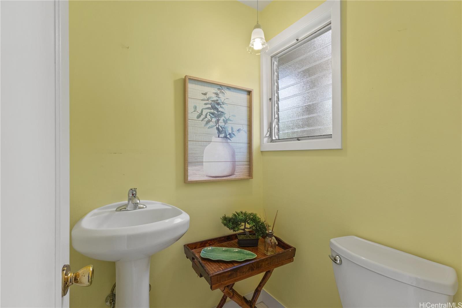 444 Lunalilo Home Road, Unit 123 Honolulu, HI 96825 - Photo 19 of 20 Half bath located downstairs.