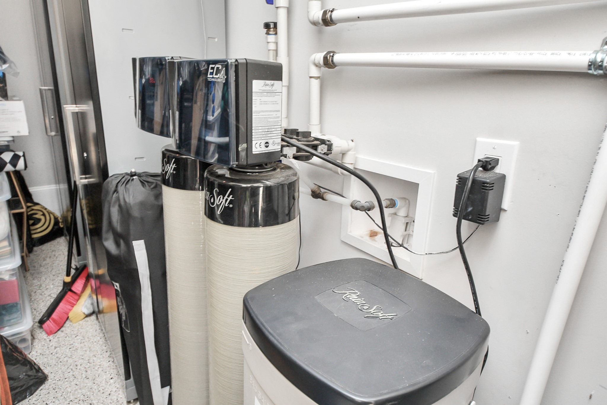 2765 Freund Street Houston, TX 77003 - Photo 38 of 44 Enjoy enhanced water quality and pressure with the installed filtration system and WALRUS HQ800H booster.