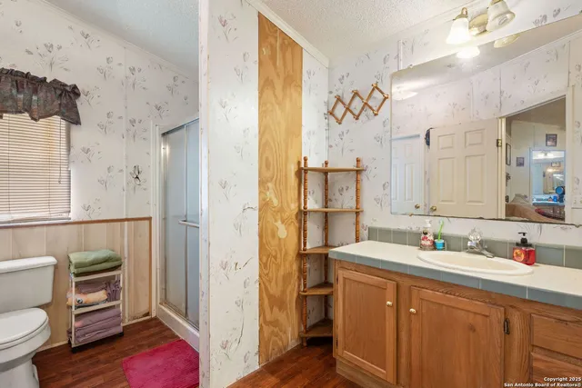 $350,000 | 300 County Road 307, Floresville, TX 78114