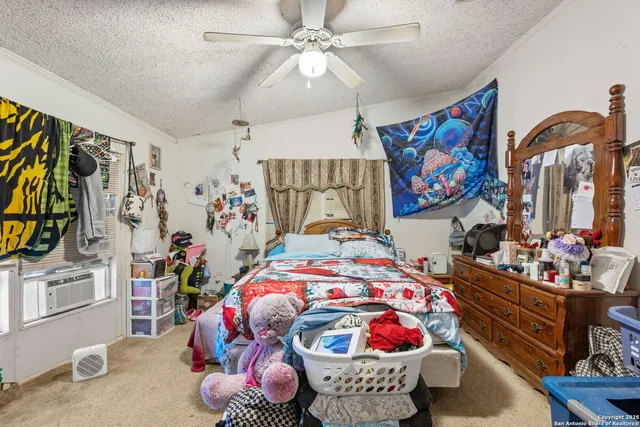 $350,000 | 300 County Road 307, Floresville, TX 78114