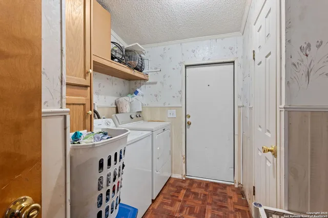 $350,000 | 300 County Road 307, Floresville, TX 78114