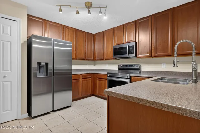 $1,650 | 7028 Deer Lodge Circle, Unit 112, Jacksonville, FL 32256