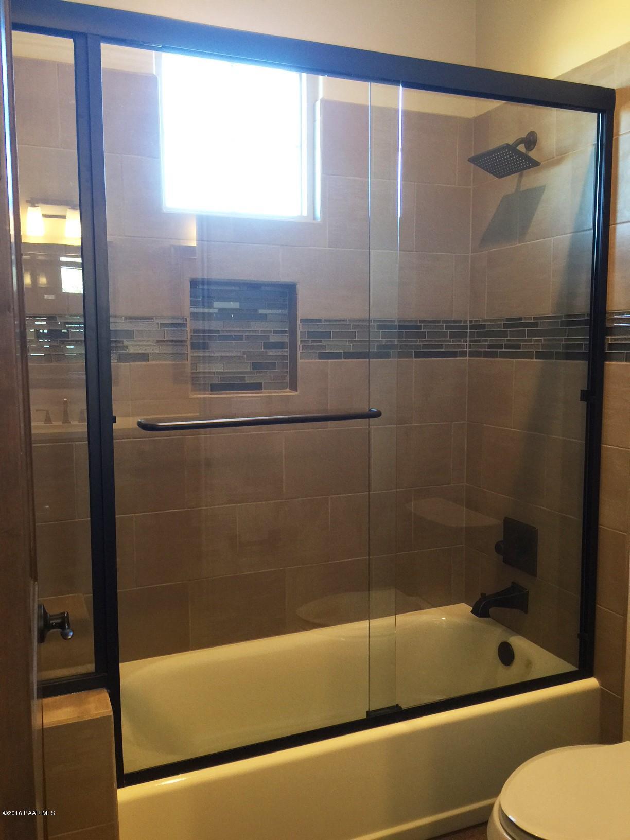 9060 North American Ranch Road Prescott, AZ 86305 - Photo 17 of 29 Jack & Jill Shower