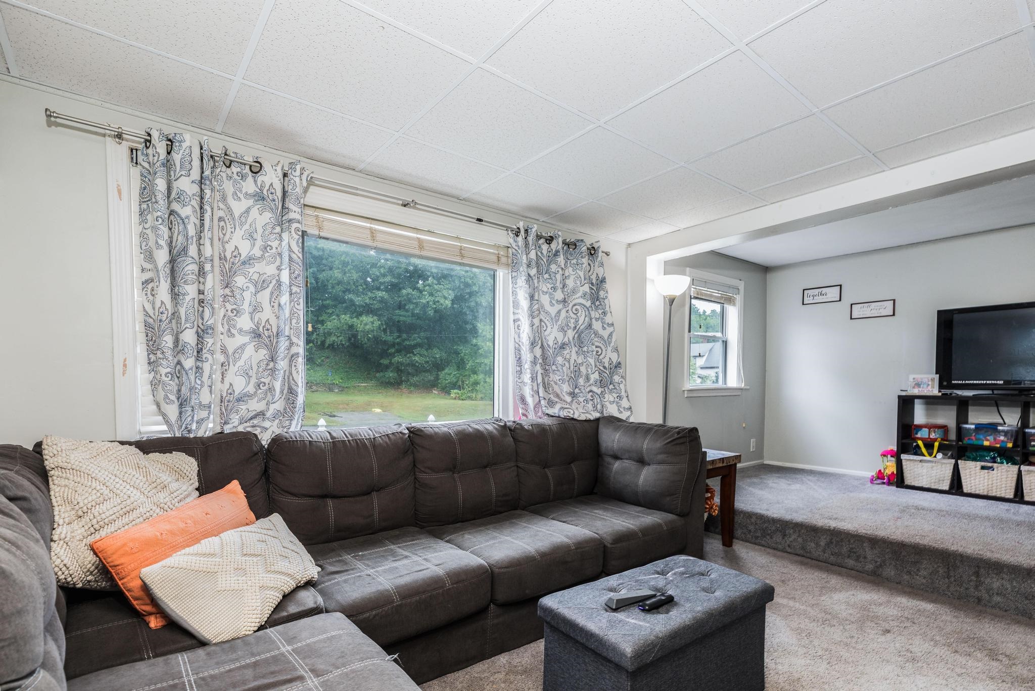 18 Brook Street Derry, NH 03038 - Photo 33 of 42