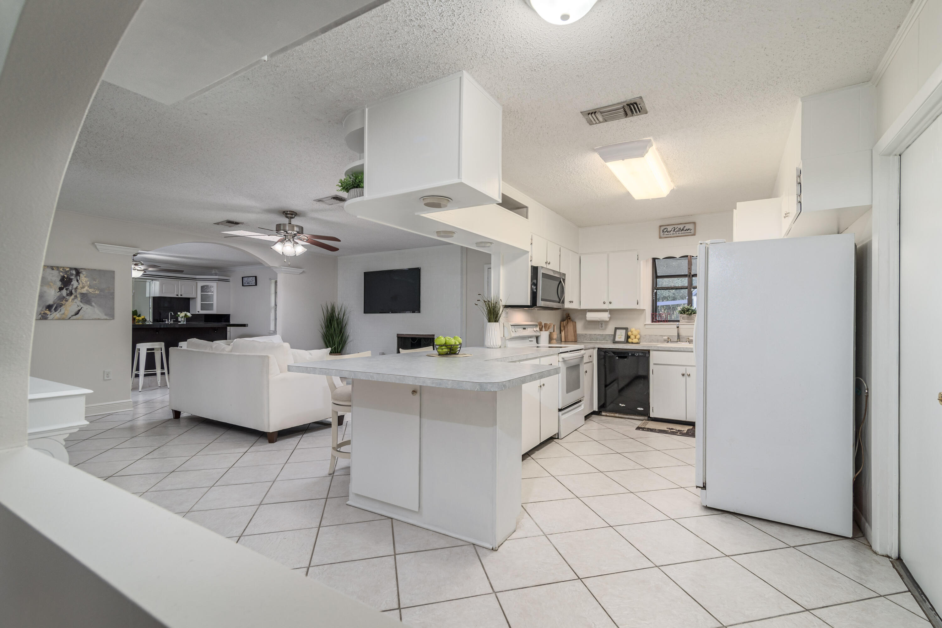 207 Country Club Road Shalimar, FL 32579 - Photo 14 of 60