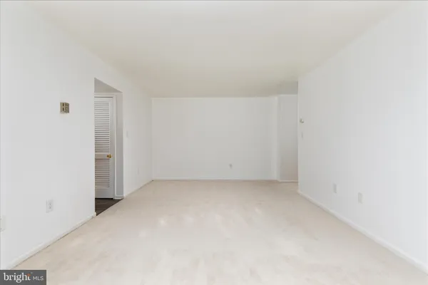 $269,900 | 9702 Kingsbridge Drive, Unit 3, Fairfax, VA 22031