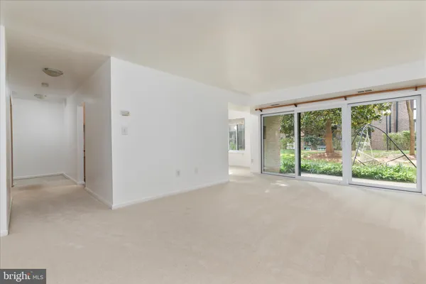 $269,900 | 9702 Kingsbridge Drive, Unit 3, Fairfax, VA 22031