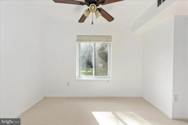 $269,900 | 9702 Kingsbridge Drive, Unit 3, Fairfax, VA 22031