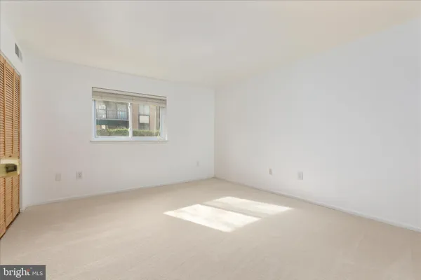 $269,900 | 9702 Kingsbridge Drive, Unit 3, Fairfax, VA 22031