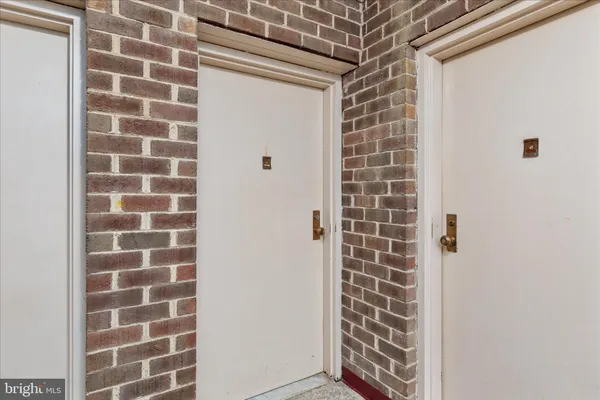 $269,900 | 9702 Kingsbridge Drive, Unit 3, Fairfax, VA 22031