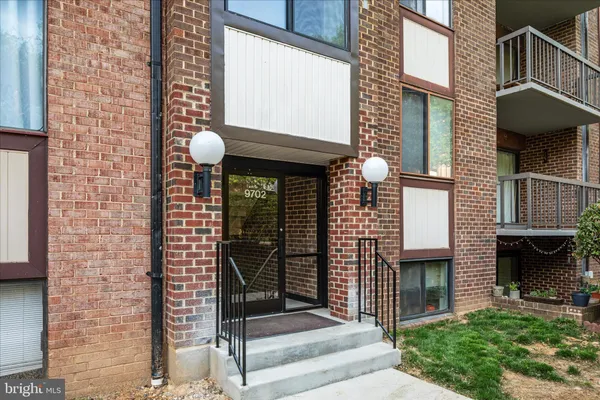 $269,900 | 9702 Kingsbridge Drive, Unit 3, Fairfax, VA 22031
