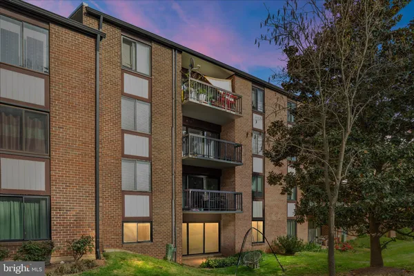 $269,900 | 9702 Kingsbridge Drive, Unit 3, Fairfax, VA 22031
