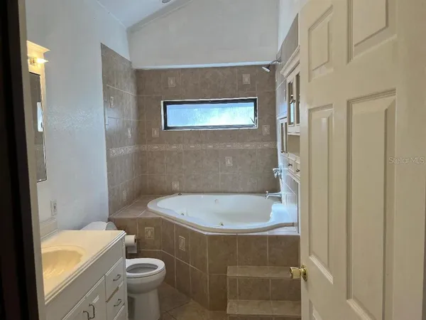 $3,300 | 200 Arbor Drive West, Palm Harbor, FL 34683