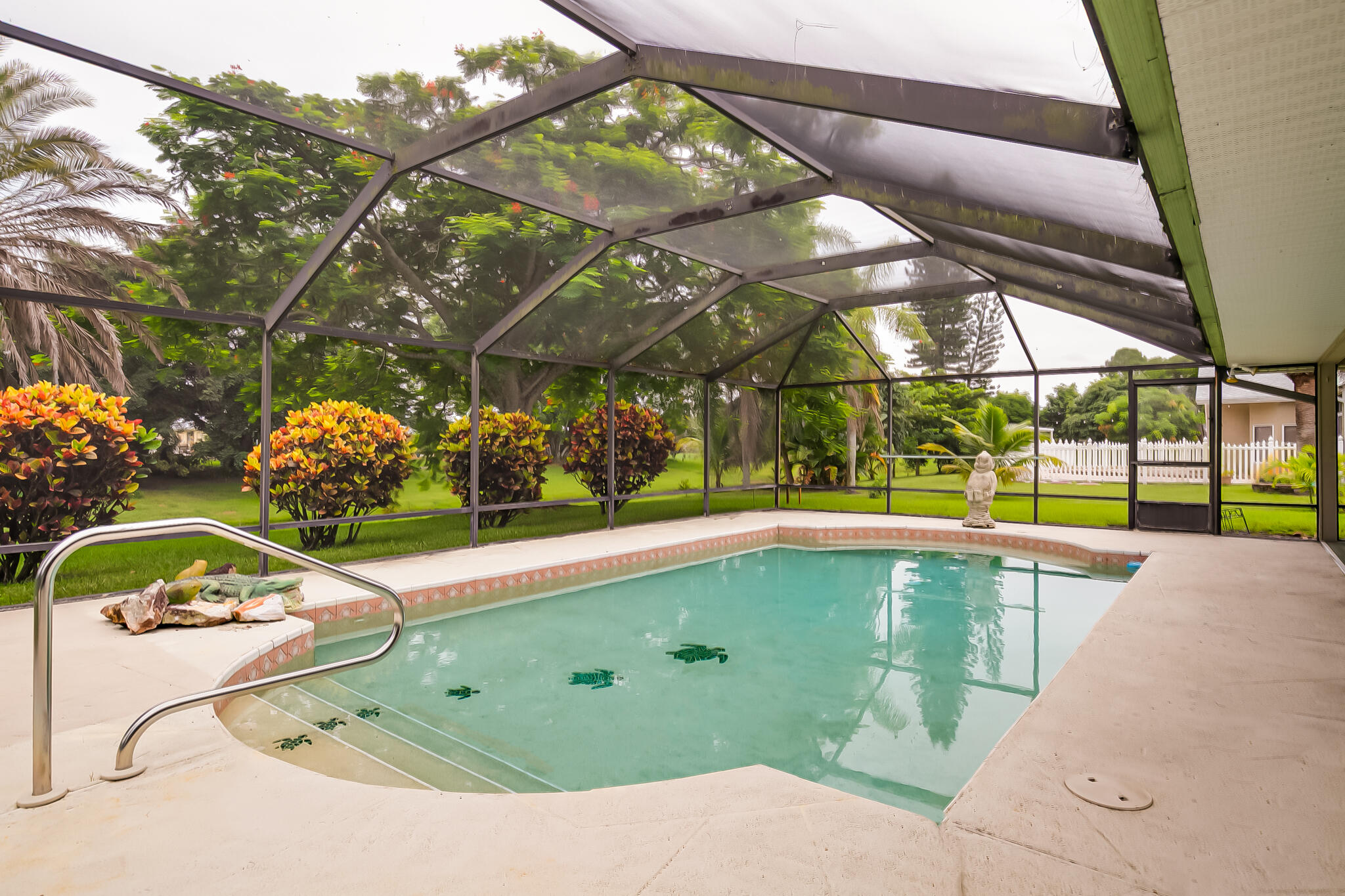 3013 Southeast Darien Road Port St. Lucie, FL 34952 - Photo 23 of 25 a sink with glass door