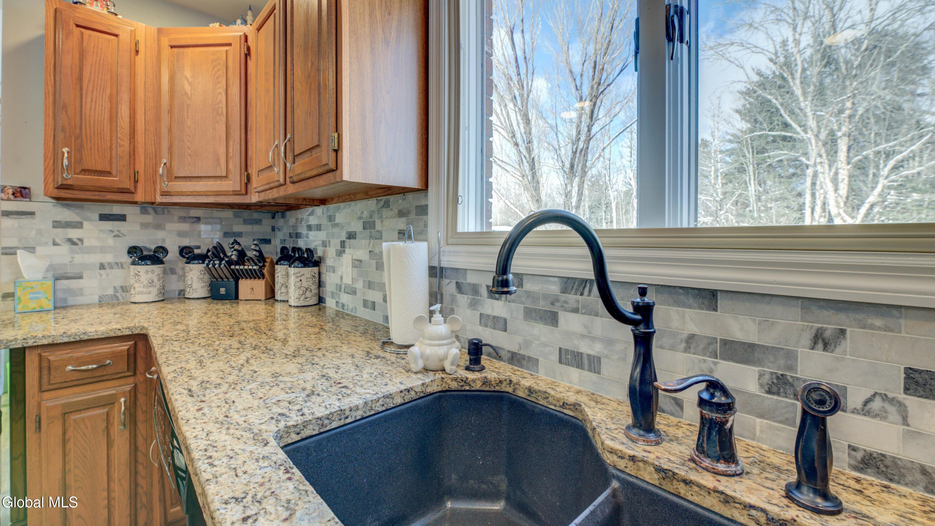 341 Hammondtown Road Amsterdam, NY 12010 - Photo 14 of 68 341 Hammondtown Rd-21