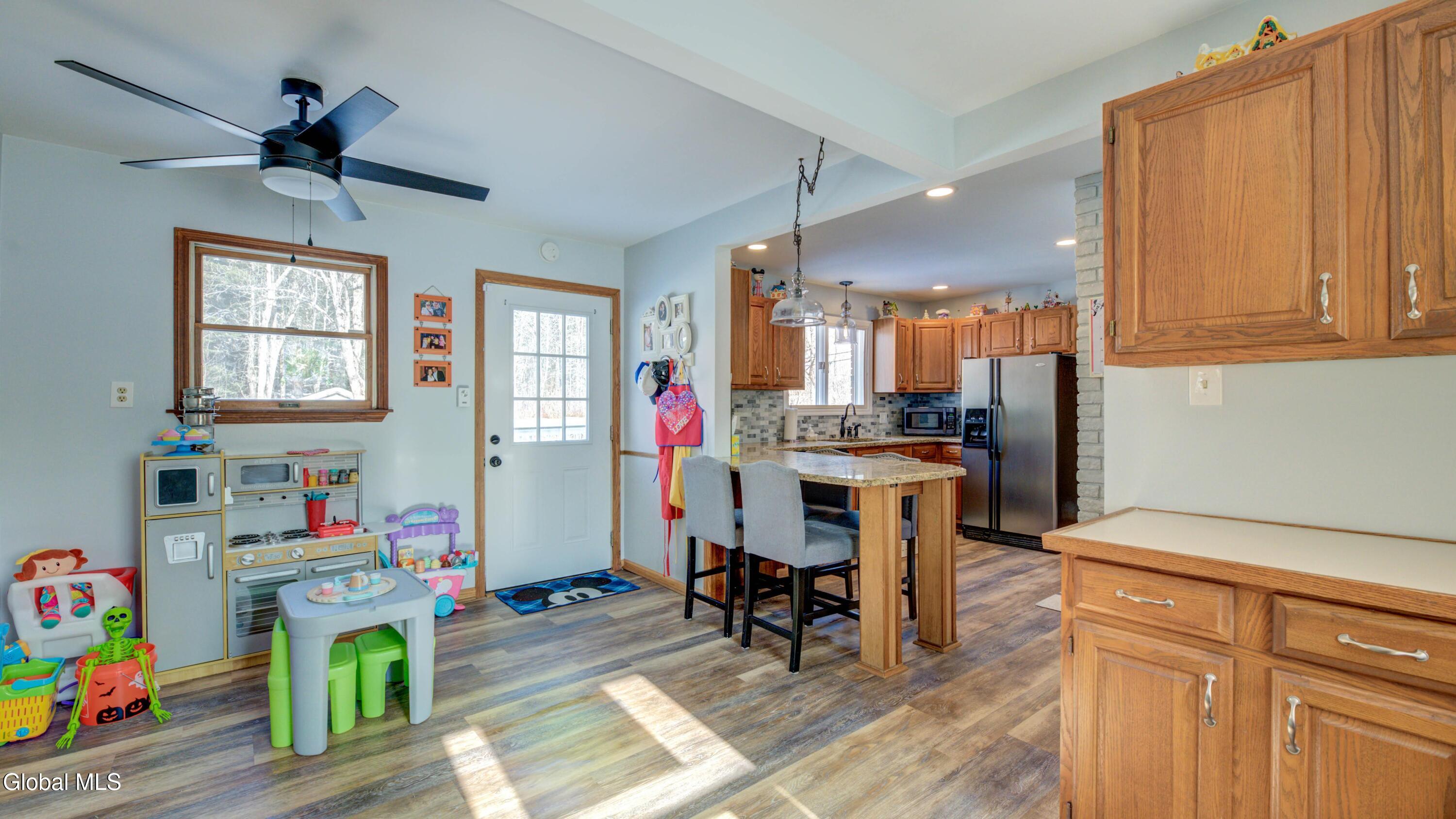 341 Hammondtown Road Amsterdam, NY 12010 - Photo 15 of 68 341 Hammondtown Rd-17